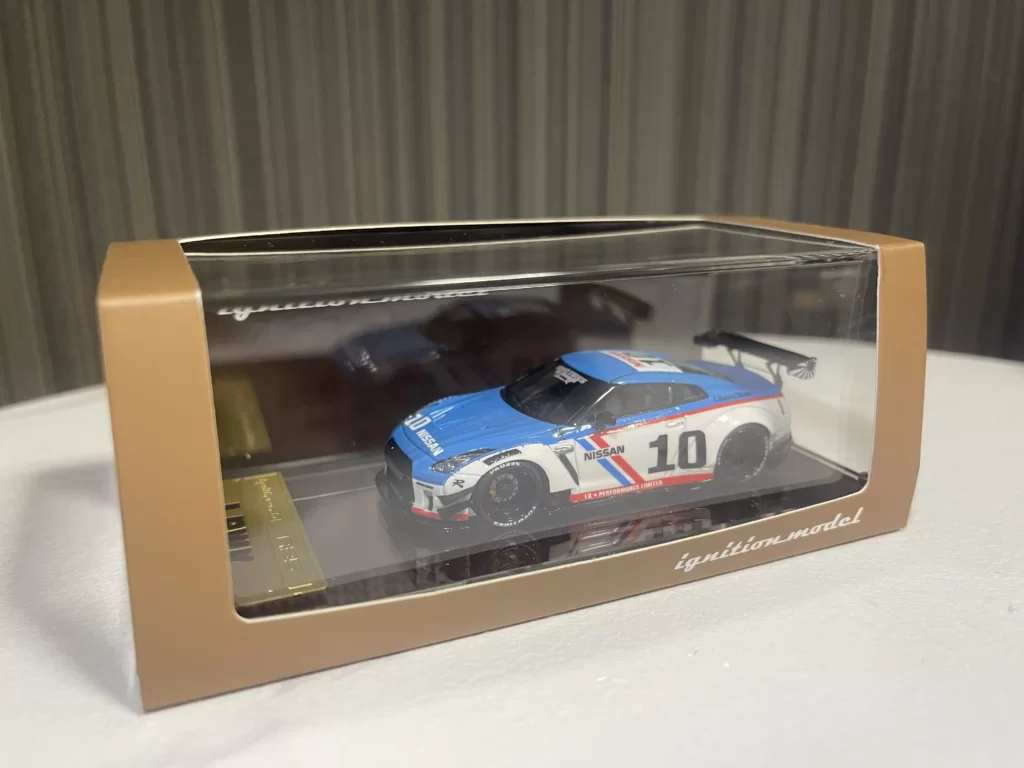イグニッションモデル 1/64スケール LBWK R35 GT-R White/Blue 紹介