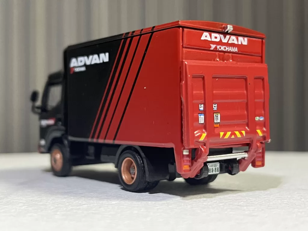 TINY いすゞ N Series（エルフ） ADVANカラー ミニカー紹介！ - しゅみ