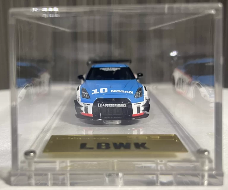 イグニッションモデル 1/64スケール LBWK R35 GT-R White/Blue 紹介